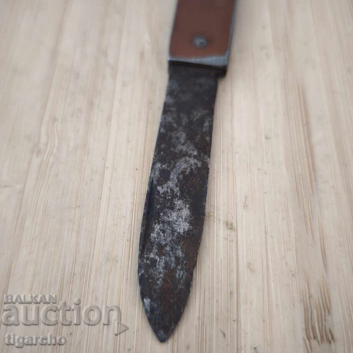 An old pocket knife - 6