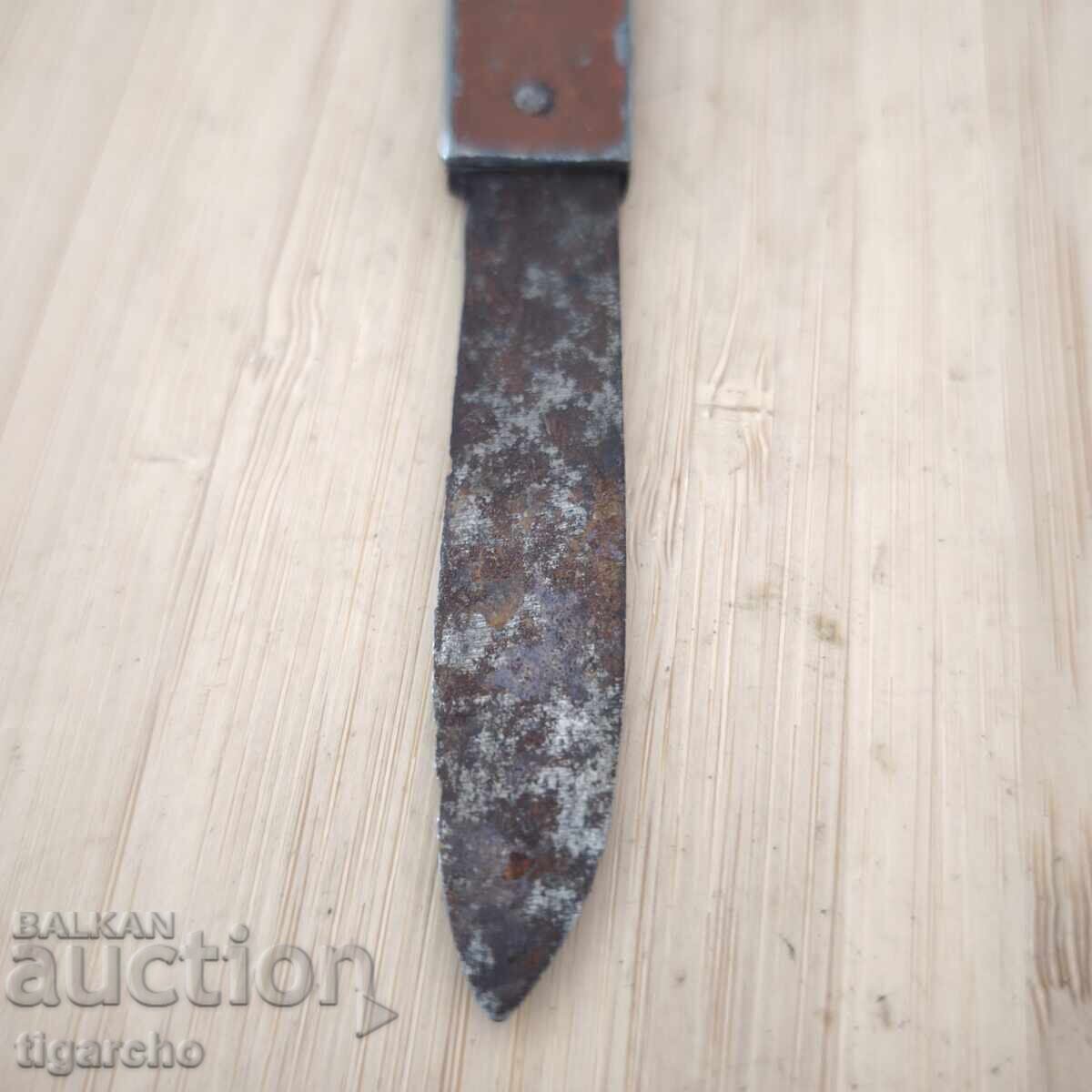 An old pocket knife - 7