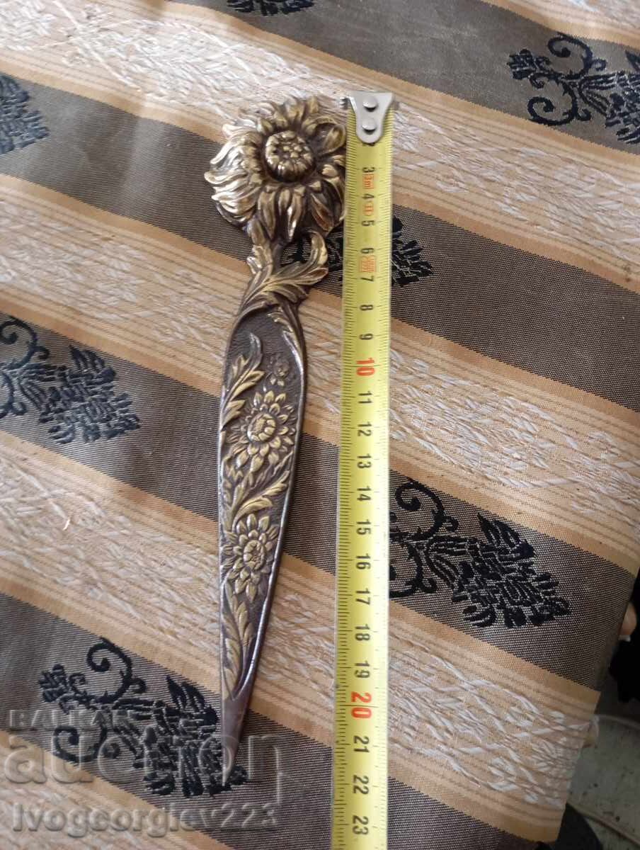 Cuțit pentru scrisori, decorațiune cu preț 35.00 BGN | € 17.90