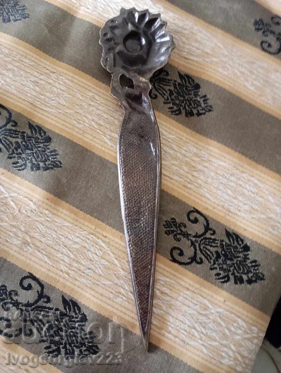 Licitație Cuțit pentru scrisori, decorațiune