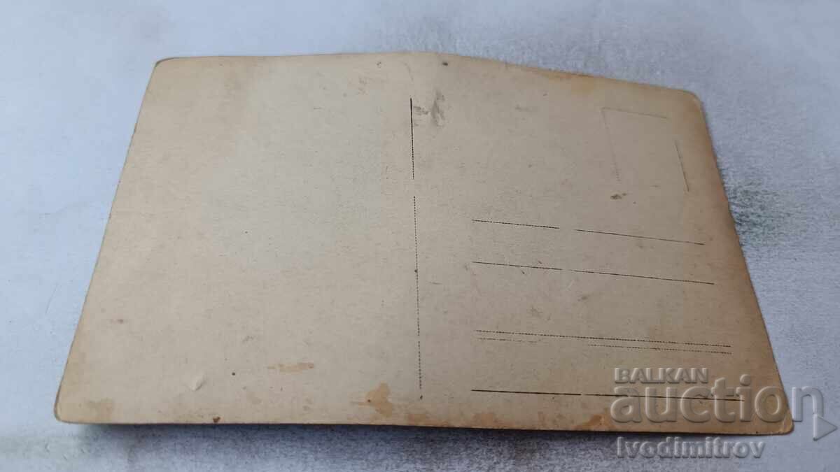 Fotografie Ofițer cu cruce pentru curaj cu trei soldați pe front cu preț 7.65 BGN | € 3.91