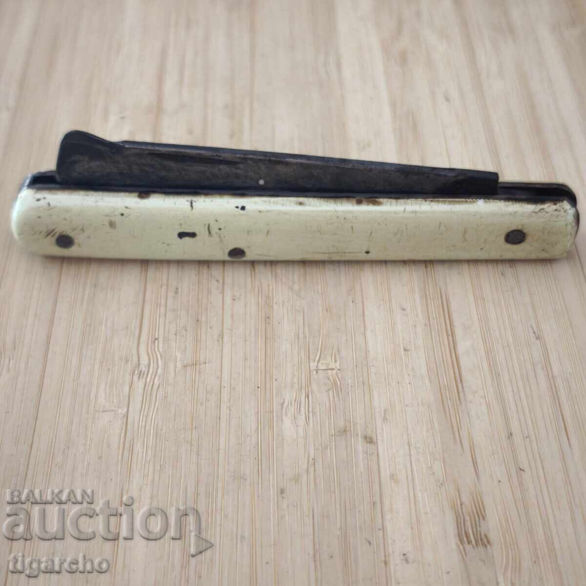 Доставка на Старо сгъваемо ножче Доставка на Старо сгъваемо ножче