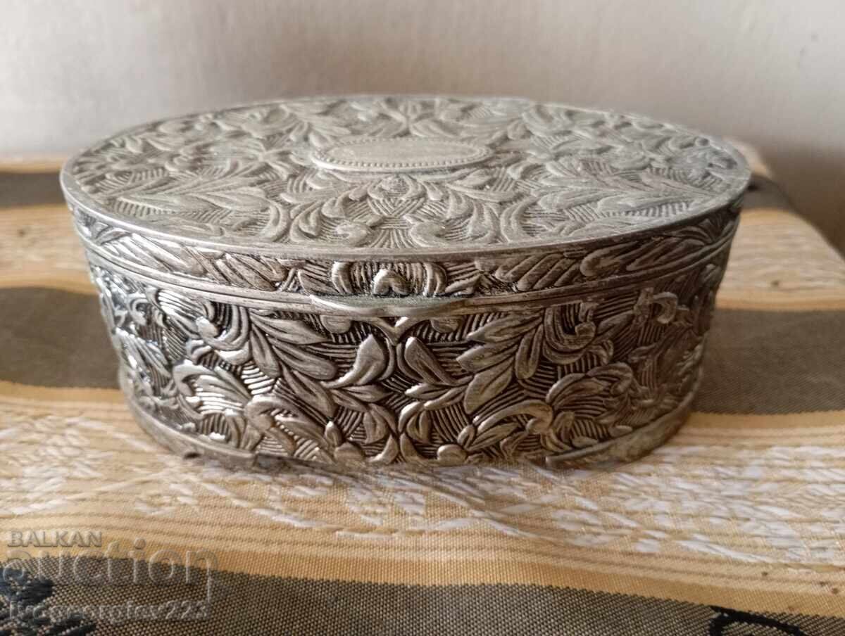 Кутийка за бижута арт деко стил Кутийка за бижута арт деко стил