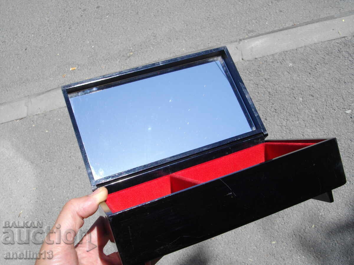 ΠΑΛΙΟ ΚΟΥΤΙ ΚΟΣΜΗΜΑΤΩΝ ΧΕΙΡΟΠΟΙΗΤΟ ΖΩΓΡΑΦΙΣΜΕΝΟ - 6