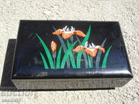 СТАРА КУТИЯ ЗА БИЖУТА РЪЧНО РИСУВАНА