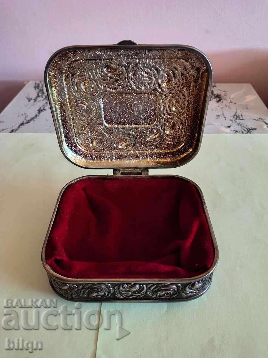 Δημοπρασία Υπέροχο παλιό επάργυρο κουτί κοσμημάτων