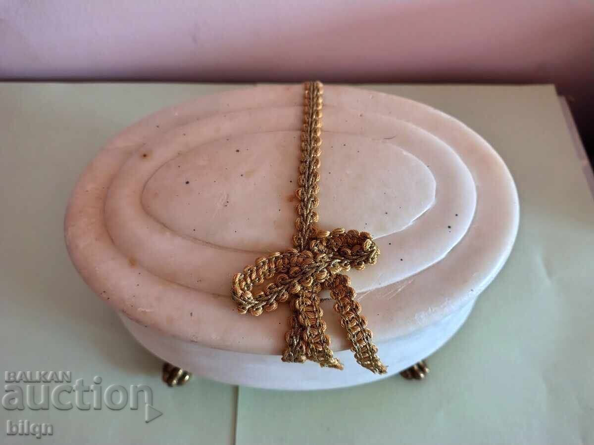 Απίστευτα Όμορφο Κουτί Κοσμημάτων - Αλάβαστρο με Επιχρύσωση με τιμή 41.98 BGN | € 21.46