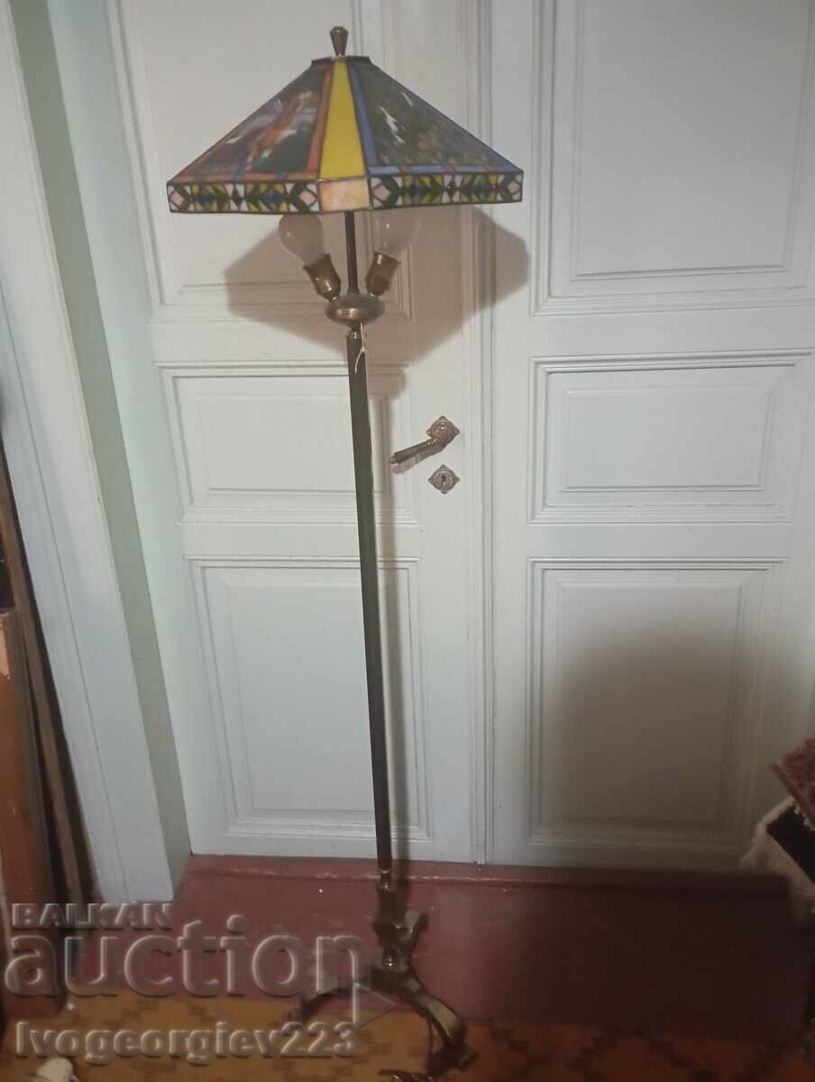 Vintage λάμπα δαπέδου Vintage λάμπα δαπέδου