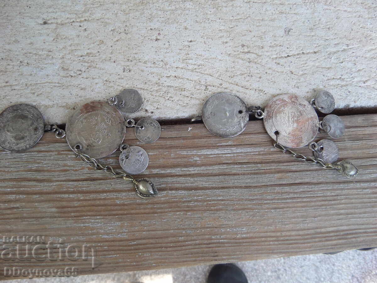 Παλαιά κοσμήματα, ασημένια νομίσματα, ακτσέδες - 2 τμχ