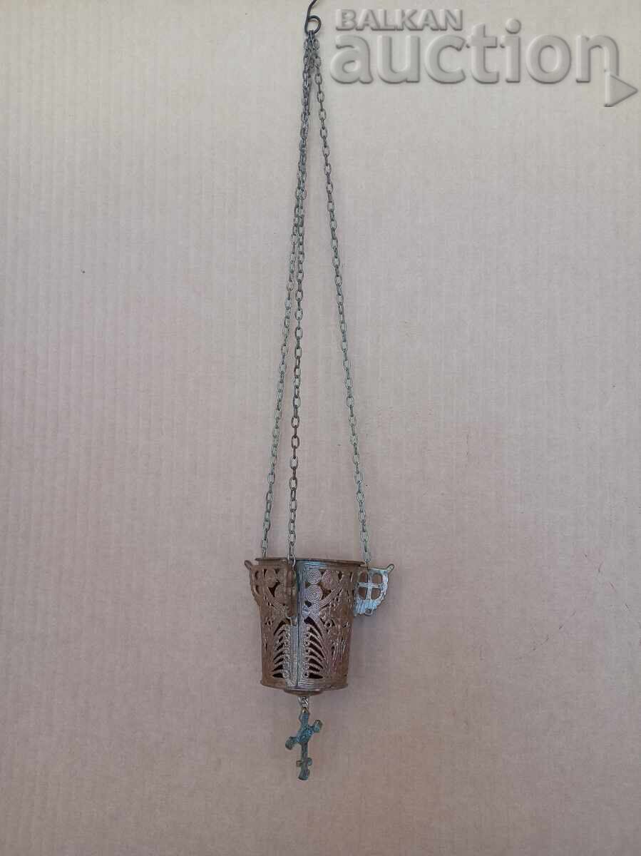 Αρχαίο μπρούτζινο καντήλι με σταυρό του Αγίου Γεωργίου