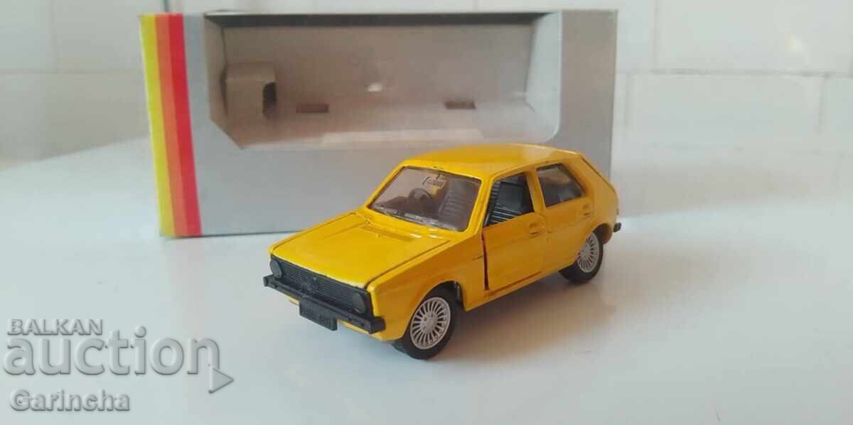 Модел VW Golf Gama Schuco BG 1/43 с цена 38.00 лв. | € 19.43