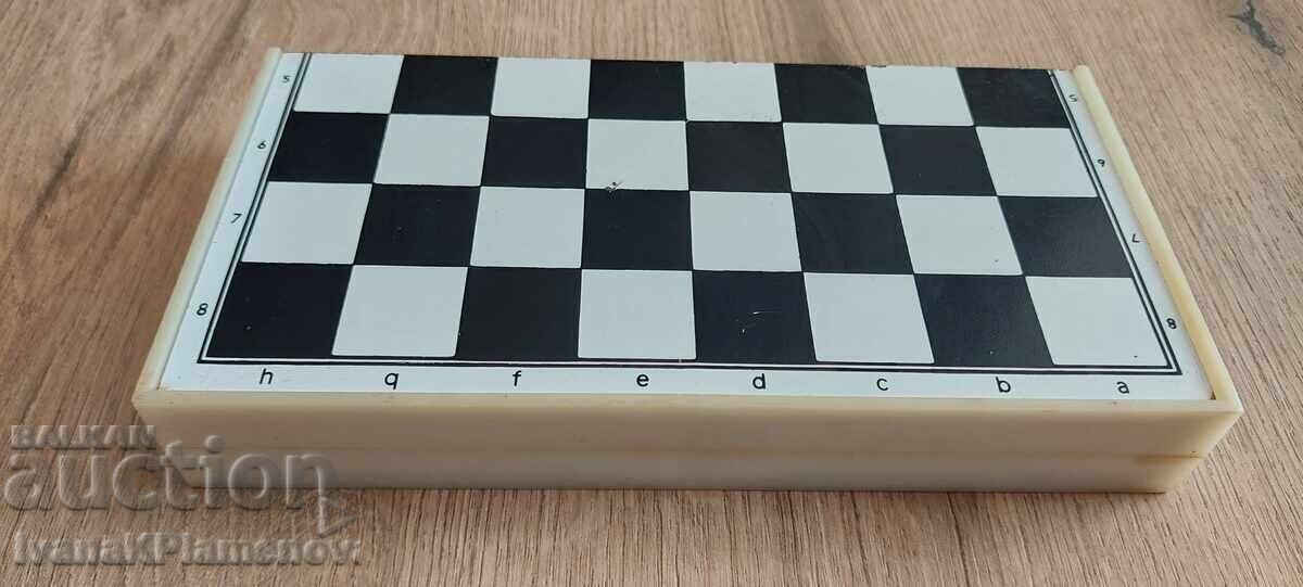 Livrarea Șah magnetic de pe vremea comuniștilor, pentru cunoscători, excelent