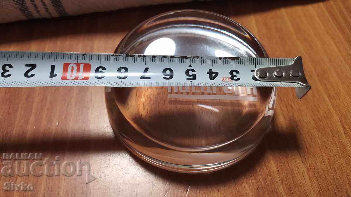 Prespapier sticlă cu preț 0.99 BGN | € 0.51 Prespapier sticlă cu preț 0.99 BGN | € 0.51