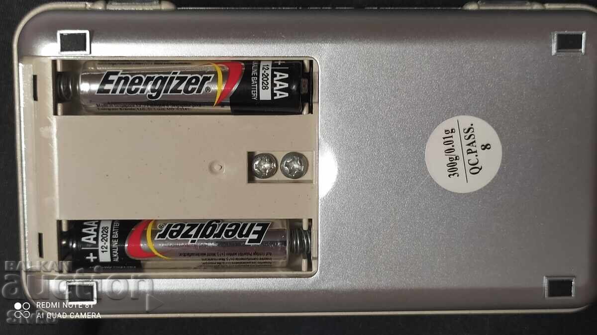 Auction  Electronic scale, works, the batteries might need replacing