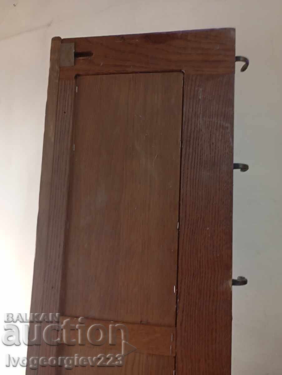 Delivery of Old wall hanger