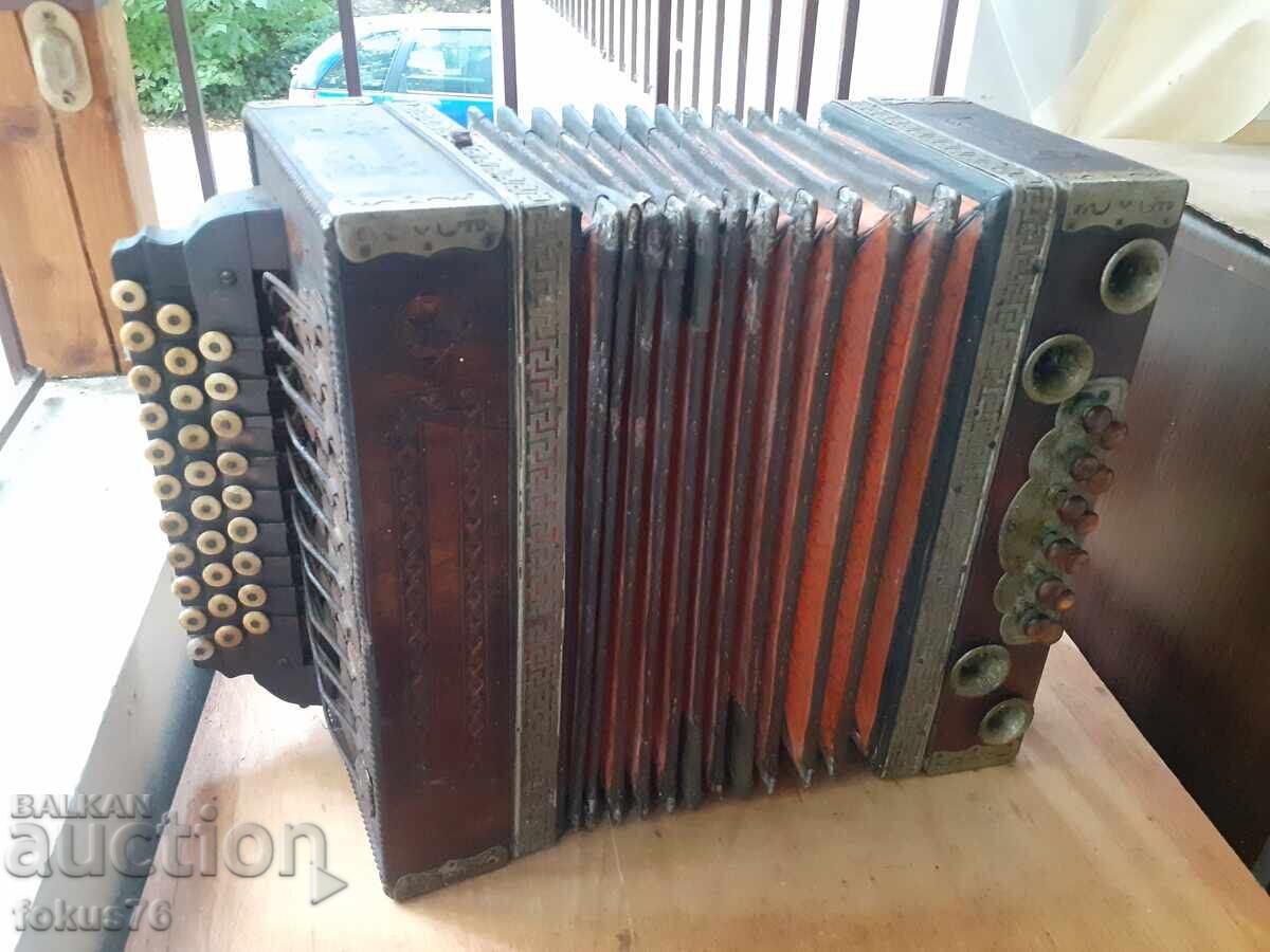 Παλιός διατονικός ακορντεόν αντίκα ξύλο δέρμα μαργαριτάρι κατελίνη