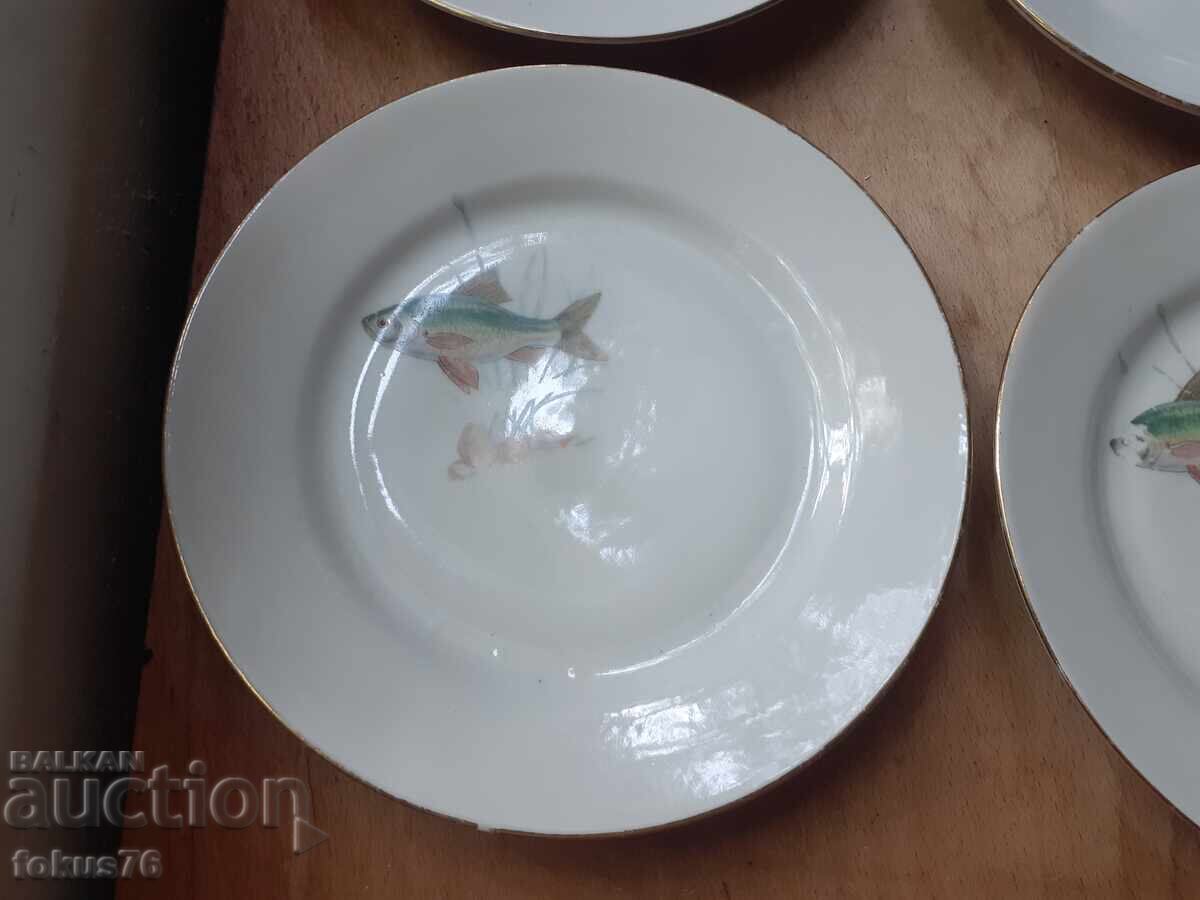 Set de farfurii - porțelan bulgăresc - 6 buc. cu farfurie cu pești cu preț 39.00 BGN | € 19.94