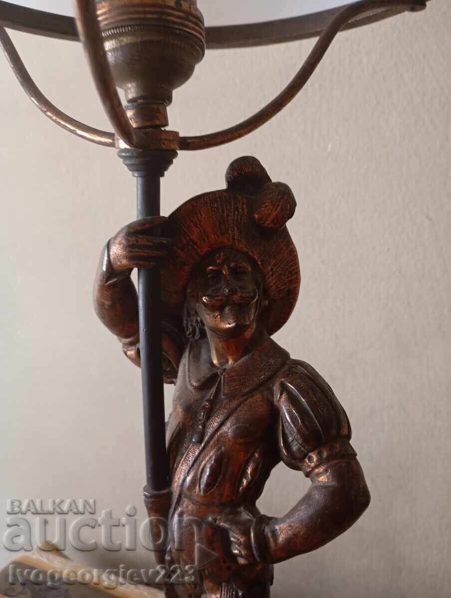 Vintage επιτραπέζιο φωτιστικό με τιμή 240.00 BGN | € 122.71