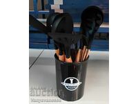 11-piece kitchen utensil set with round stand
