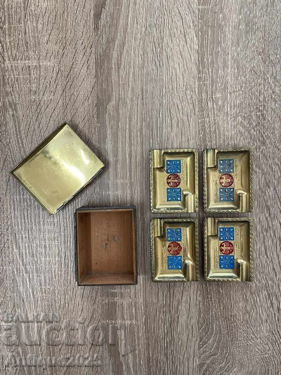 Аукцион Винтидж комплект пепелници с герба на Чехословакия