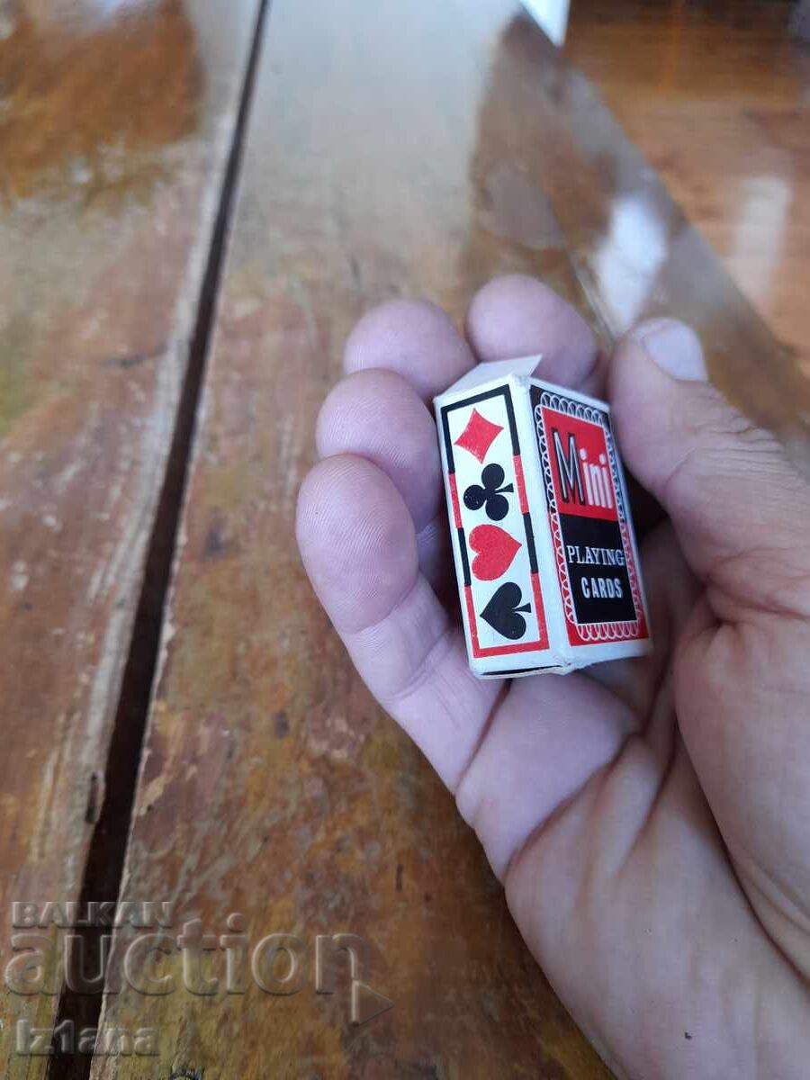 Доставка на Стари Мини карти за игра