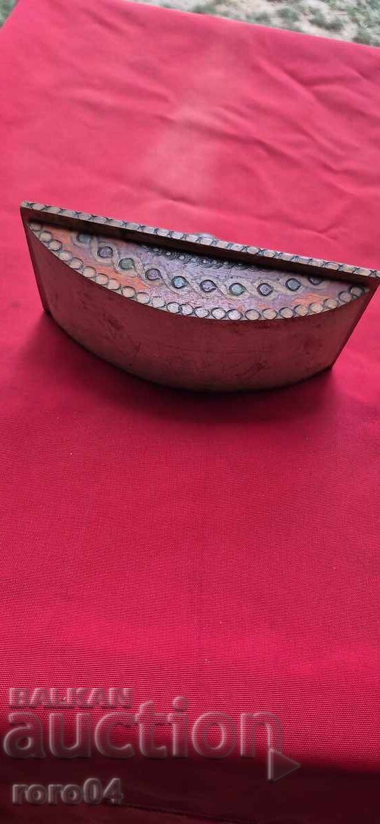 PRESPAPIE - WOOD - KINGDOM OF BULGARIA with price 33.30 BGN | € 17.03