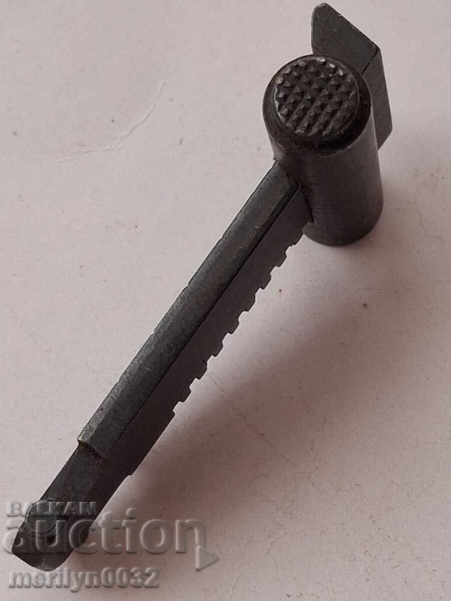 Livrarea Piesă, detaliu pentru AK-47, vizor cu căluș Livrarea Piesă, detaliu pentru AK-47, vizor cu căluș