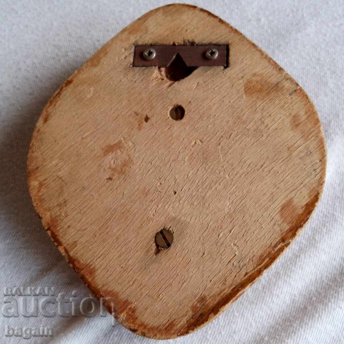 Доставка на Бронзова пластика. Герб. Доставка на Бронзова пластика. Герб.