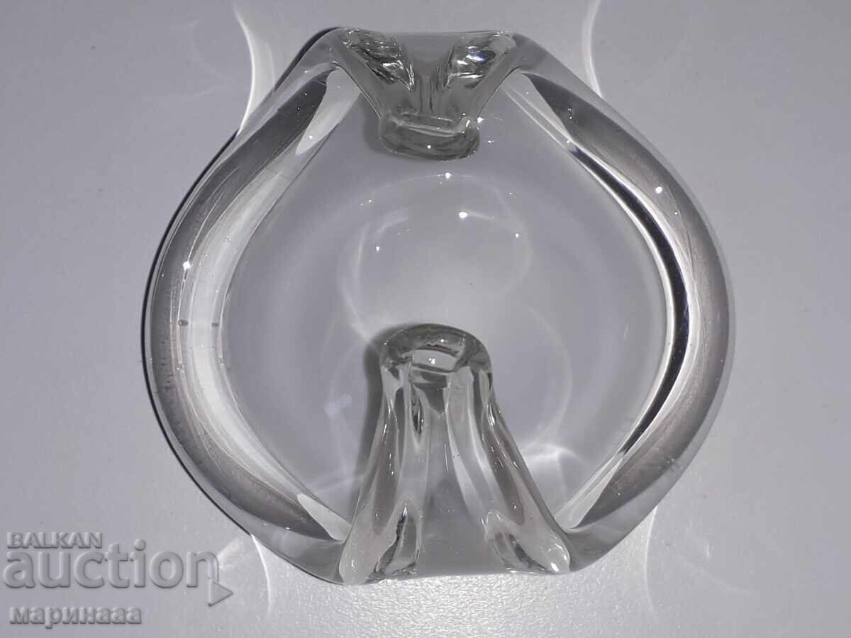 Livrarea VAZĂ MASIVĂ. STICLĂ SUFLATĂ