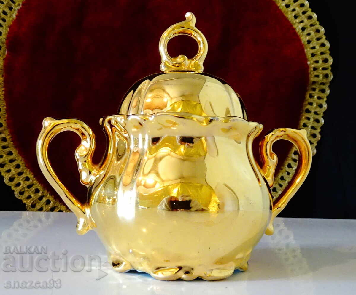 Zahărniță porțelan bavarez, aur pur, baroc cu preț 28.00 BGN | € 14.32