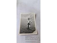 Снимка Млад мъж в морето