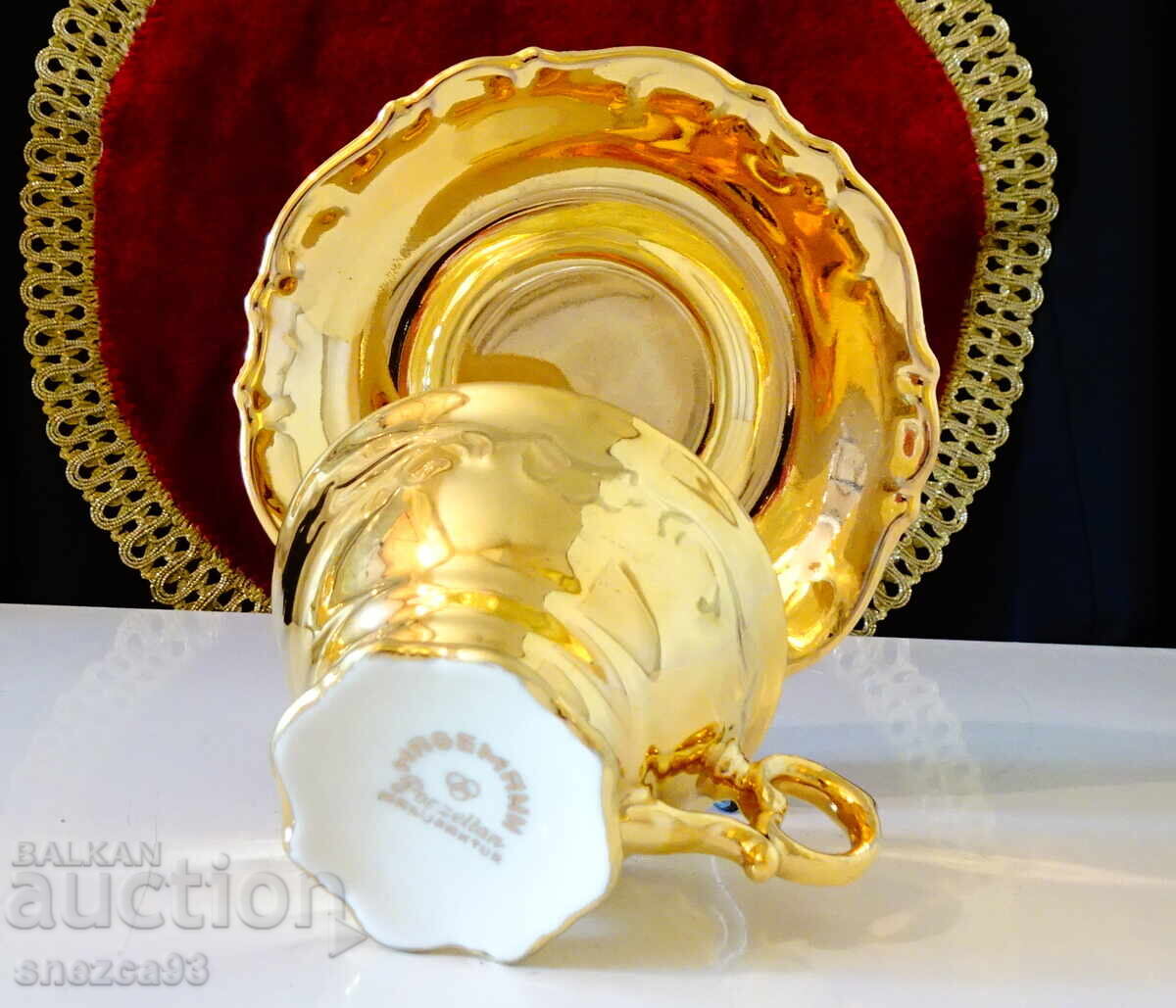 Auction  Bavarian porcelain bowl with plate, pure gold, baroque