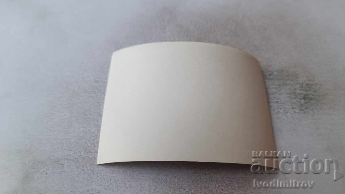 Снимка Млад мъж седнал по турски с цена 1.85 лв. | € 0.95 Снимка Млад мъж седнал по турски с цена 1.85 лв. | € 0.95