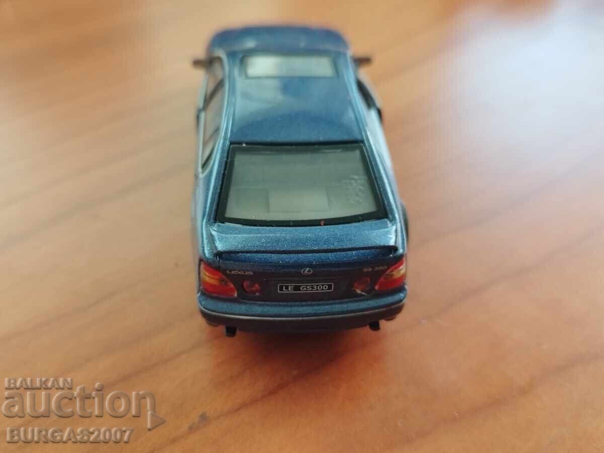 Delivery of Metal cart, Lexus GS 300