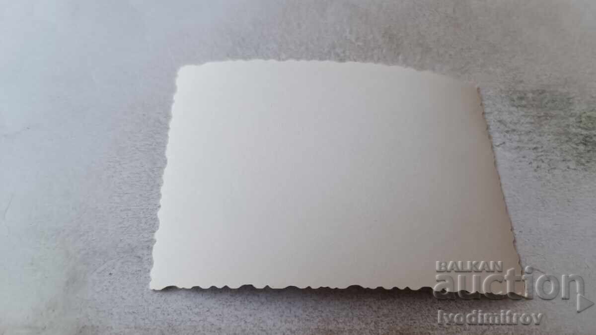 Снимка Младежи и девойки на плажа с цена 1.65 лв. | € 0.84