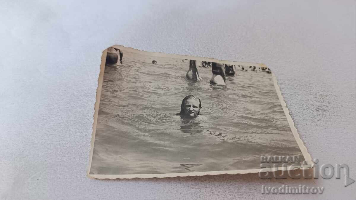 Φωτογραφία Κοριτσιού στη Θάλασσα Φωτογραφία Κοριτσιού στη Θάλασσα