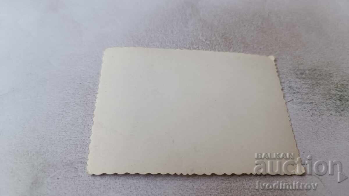 Φωτογραφία Τρεις γυναίκες και ένα αγόρι στην παραλία με τιμή 1.35 BGN | € 0.69 Φωτογραφία Τρεις γυναίκες και ένα αγόρι στην παραλία με τιμή 1.35 BGN | € 0.69