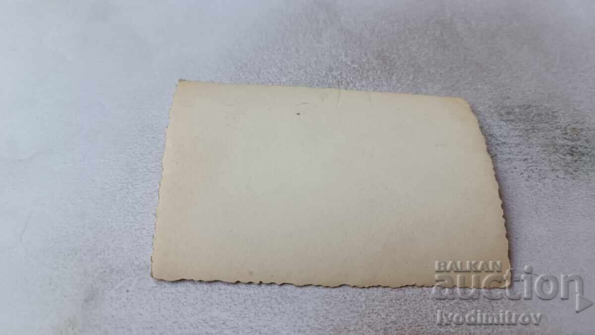 Снимка София Двама младежи на тротоара с цена 2.15 лв. | € 1.10