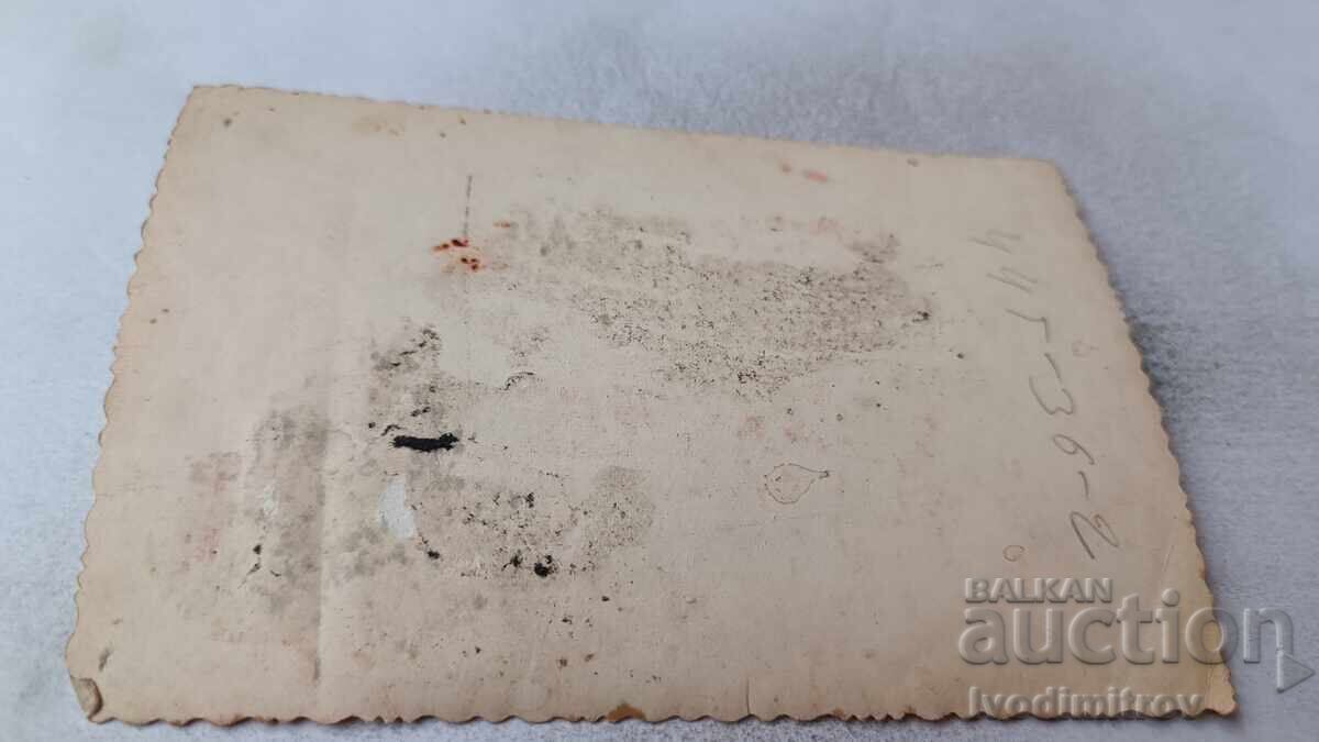 Снимка София Мъж и жена на разходка с цена 2.45 лв. | € 1.25 Снимка София Мъж и жена на разходка с цена 2.45 лв. | € 1.25