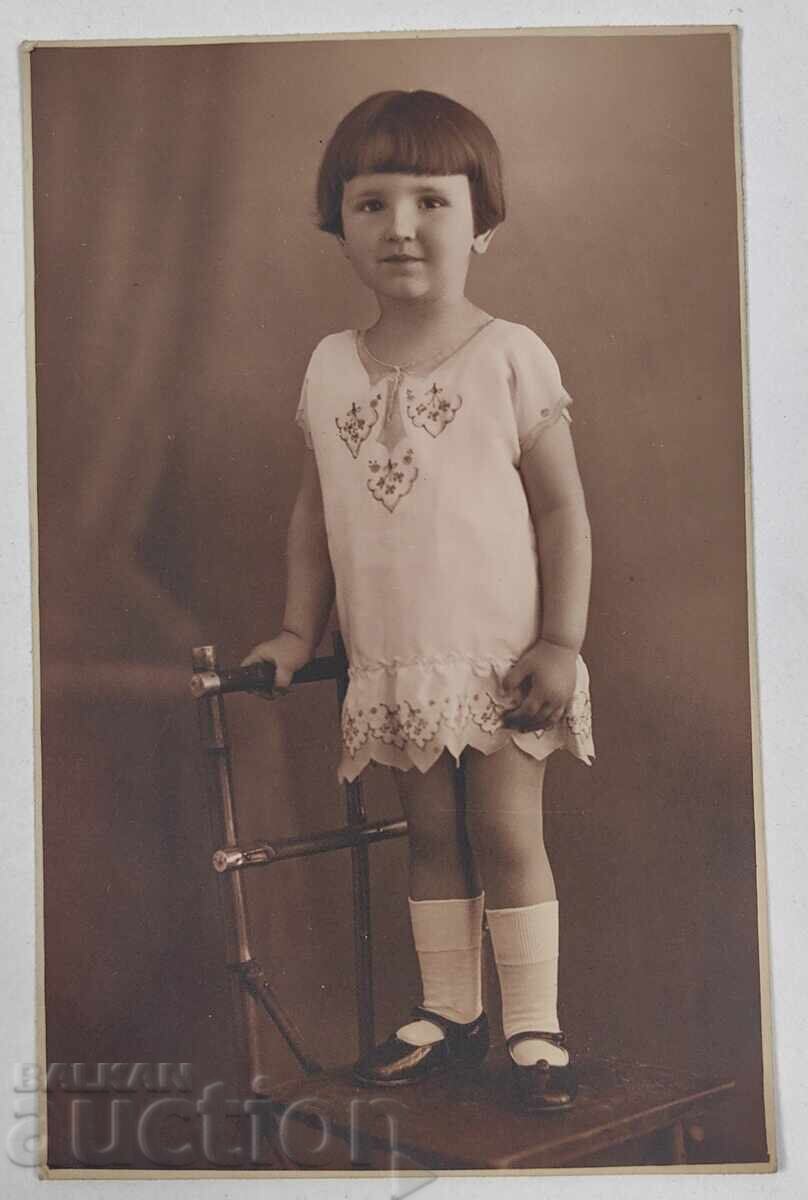 FETIȚĂ VECHE FOTOGRAFIE