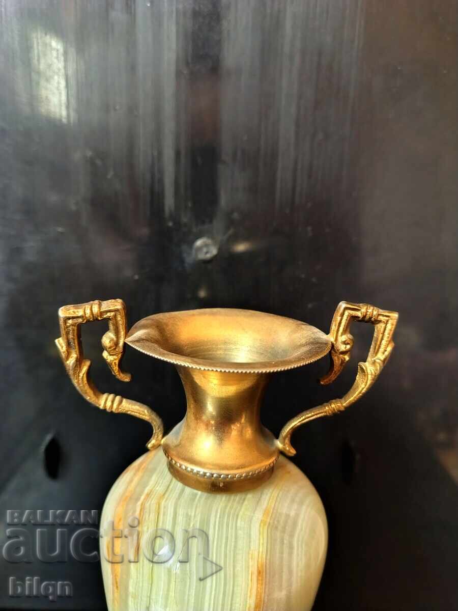 Auction Excellent Amphora, Vase of Onyx and Gilding Auction Excellent Amphora, Vase of Onyx and Gilding