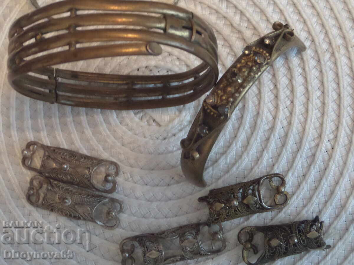 Lot brățări vechi, filigran cu preț 15.00 BGN | € 7.67 Lot brățări vechi, filigran cu preț 15.00 BGN | € 7.67