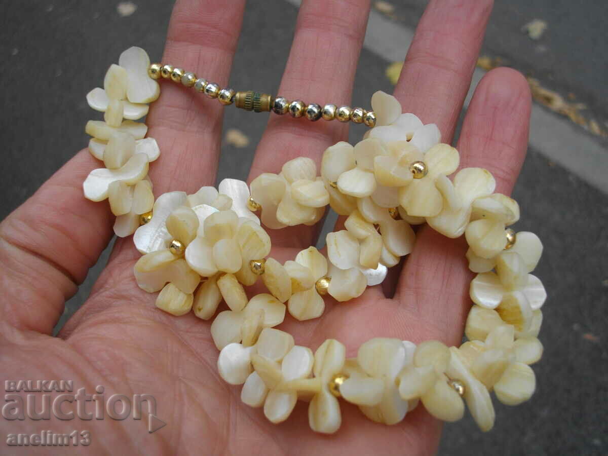 Delivery of OLD PEARL NECKLACE NECKLACE Delivery of OLD PEARL NECKLACE NECKLACE