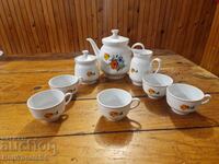 Vechi serviciu de porțelan bulgăresc