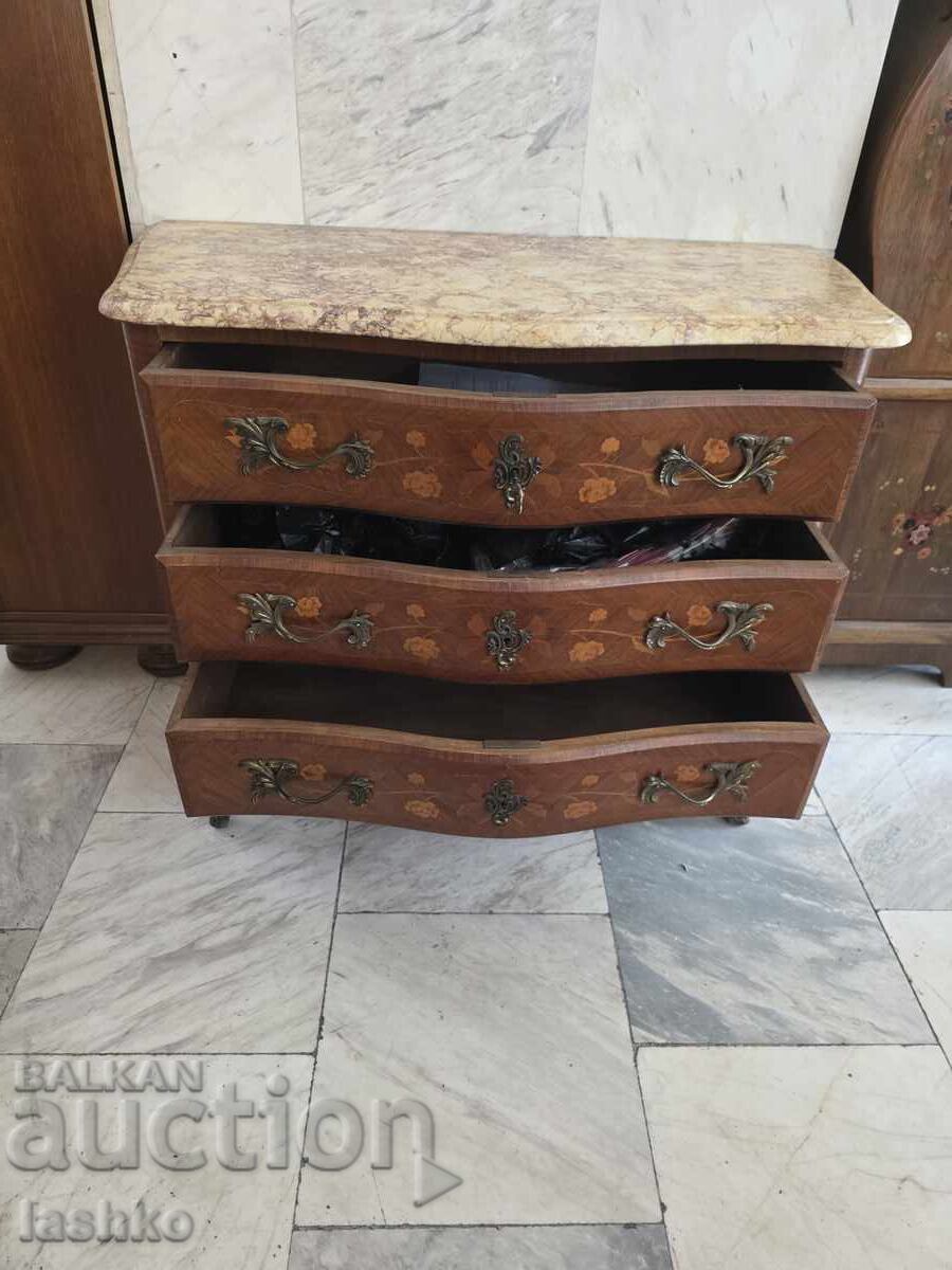 Chest of drawers, screen, wardrobe with price 2499.00 BGN | € 1277.72 Chest of drawers, screen, wardrobe with price 2499.00 BGN | € 1277.72