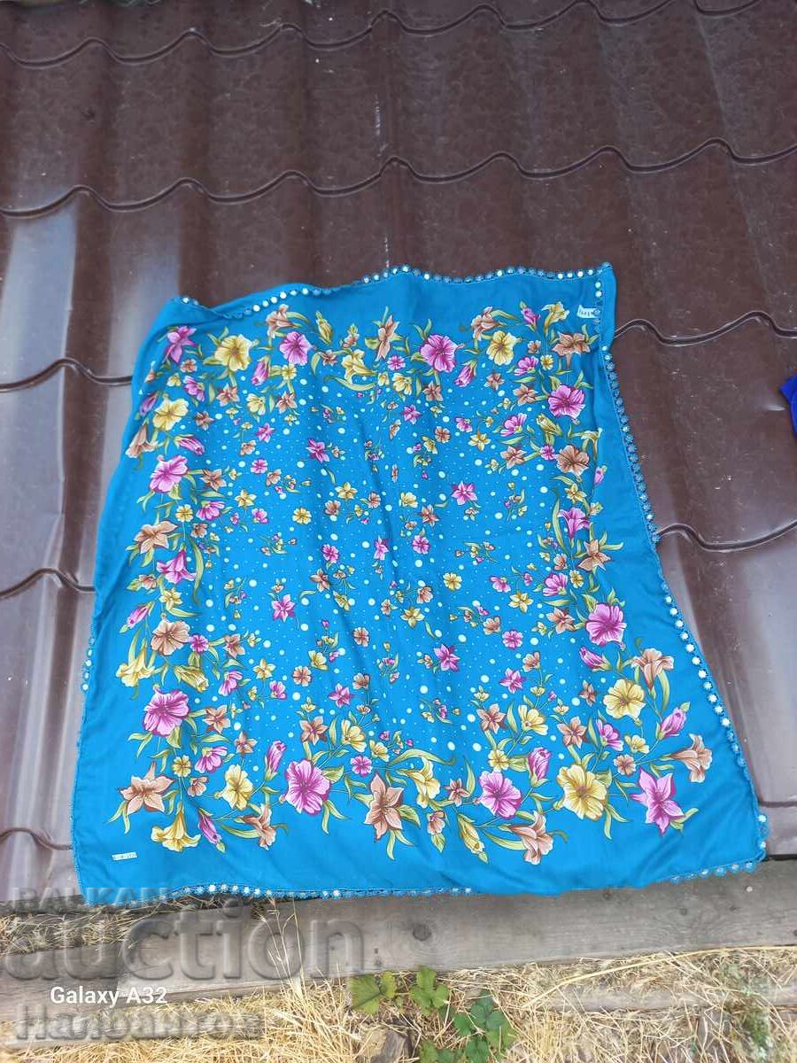 ЖЕНСКА КЪРПА ЗАБРАДКА НОСИЯ ЖЕНСКА КЪРПА ЗАБРАДКА НОСИЯ