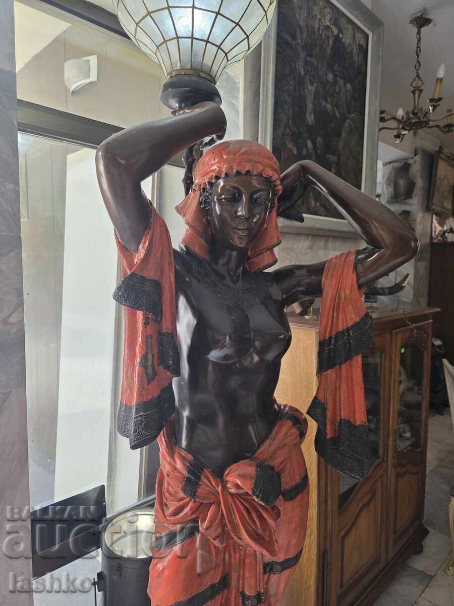 Бронзова статуя лампа с цена 14999.00 лв. | € 7668.87