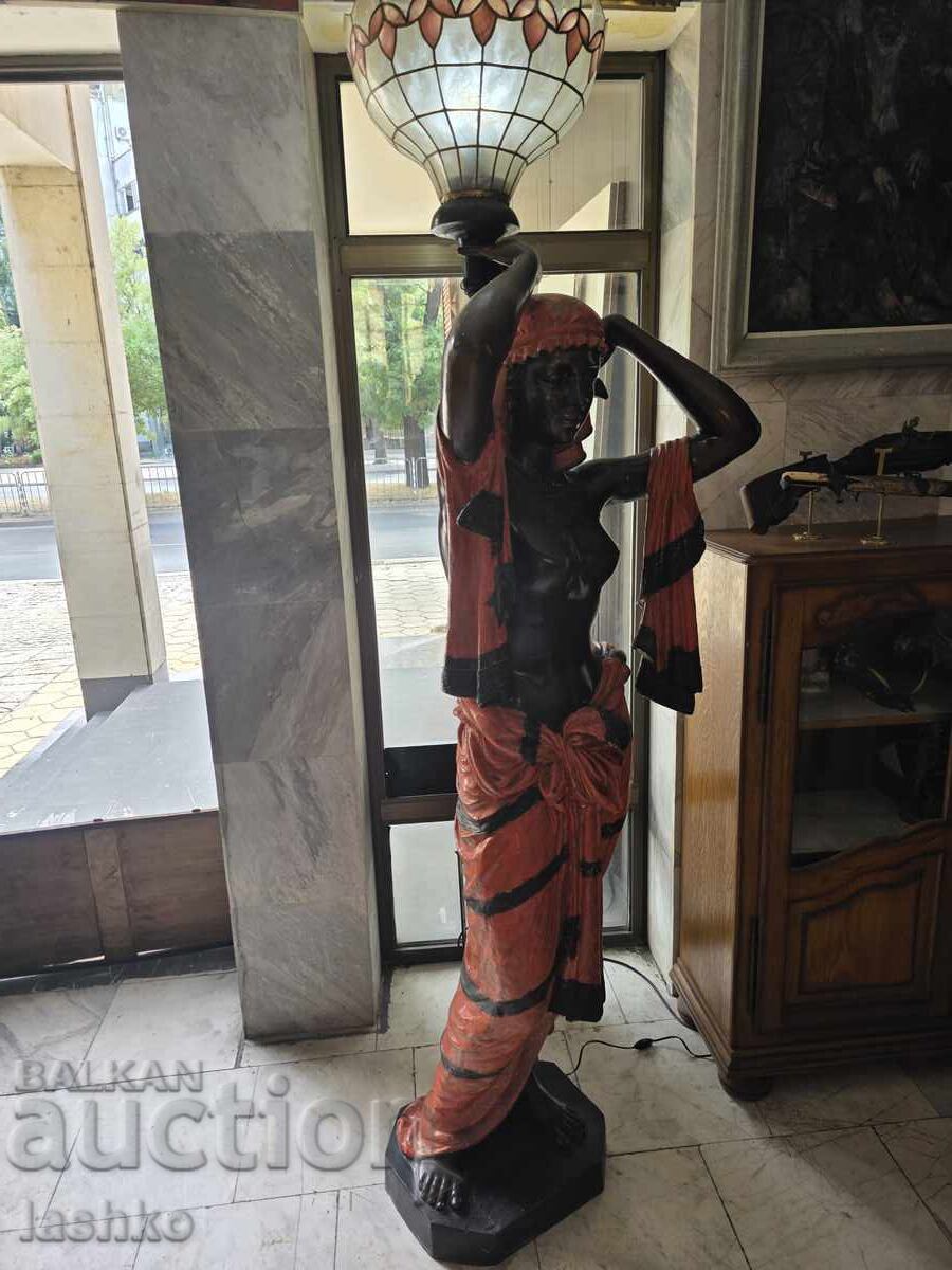 Аукцион Бронзова статуя лампа