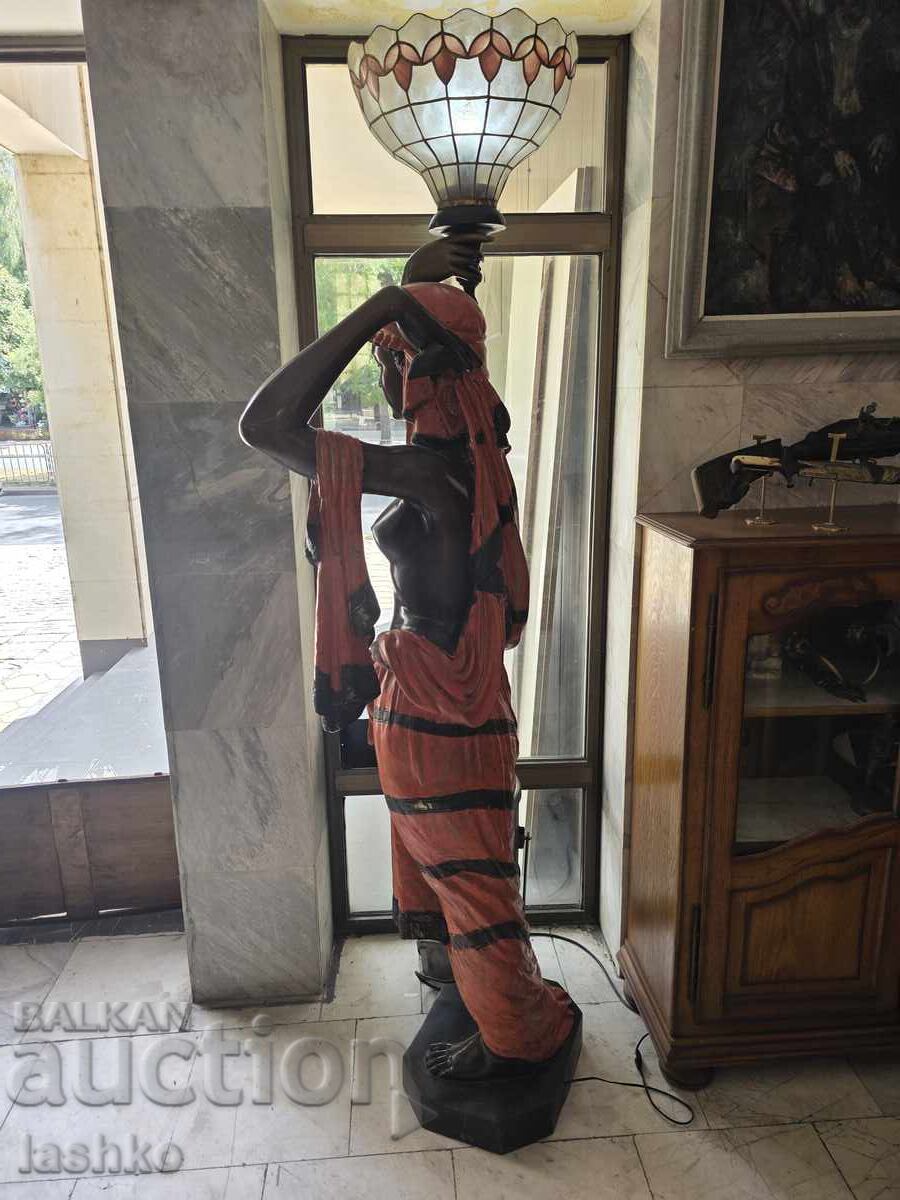 Доставка на Бронзова статуя лампа