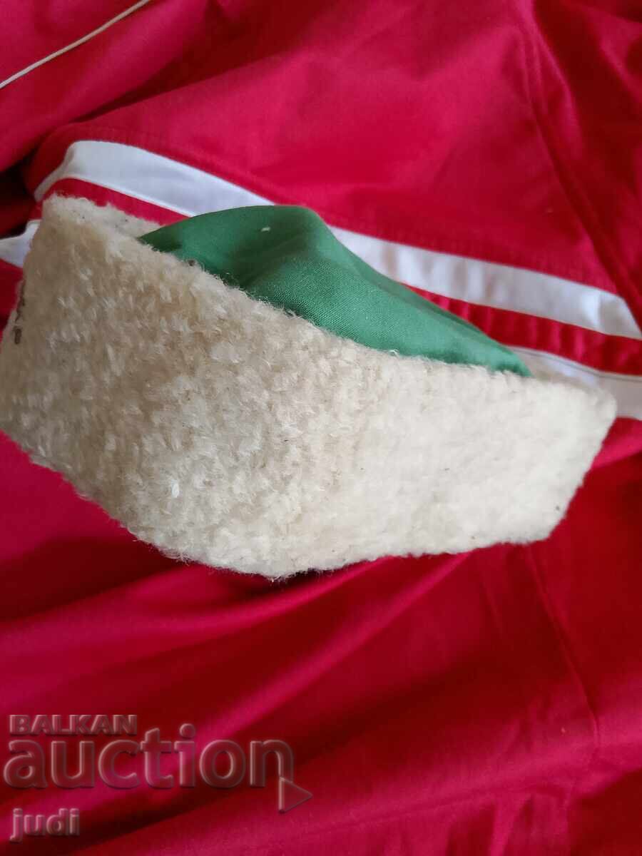 Σοσιαλιστικό καπέλο του Τσαβντάρτσε με τιμή 30.00 BGN | € 15.34 Σοσιαλιστικό καπέλο του Τσαβντάρτσε με τιμή 30.00 BGN | € 15.34